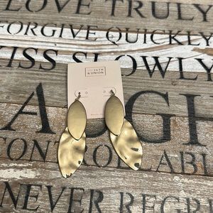 14th and Union shiny gold dangley leaf earrings